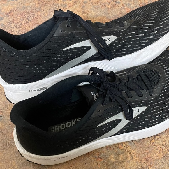 Brooks Hyperion tempo running shoe. Size 11 men - Picture 7 of 9